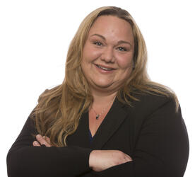 Alia Mendonsa headshot